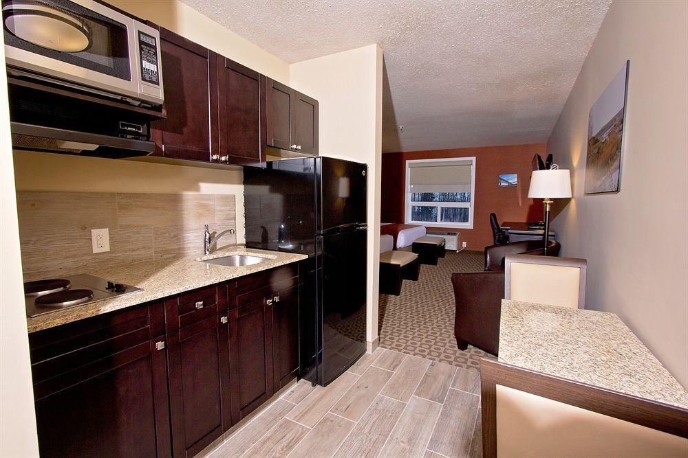 Service Plus Inns & Suites Drayton Valley Exterior foto
